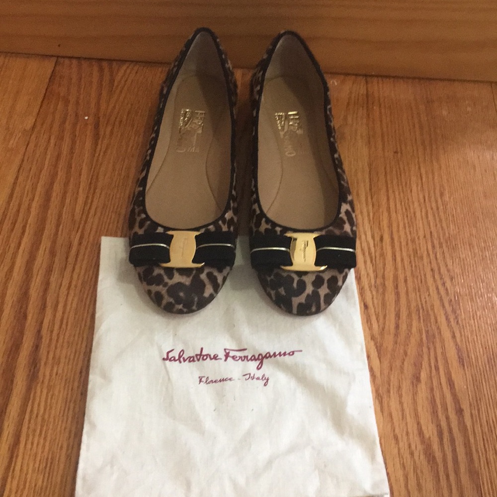 100% Auth Ferragamo ponyhair leopard Varina flats
